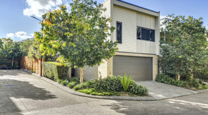 9/8 Valance St Oxley , QLD 4075 Australia