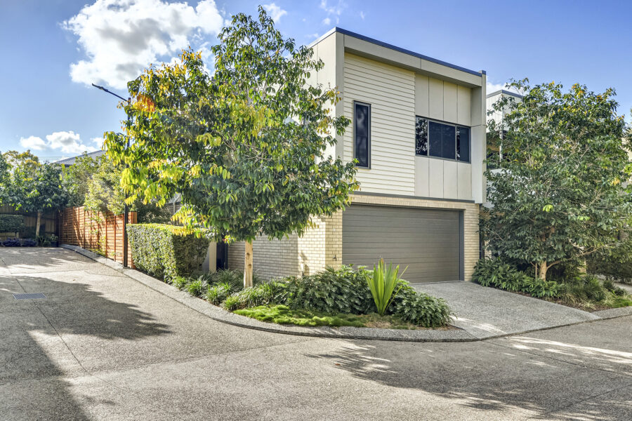 9/8 Valance St Oxley , QLD 4075 Australia