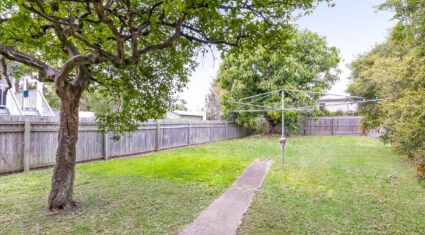 18 Enright St Oxley , QLD 4075 Australia