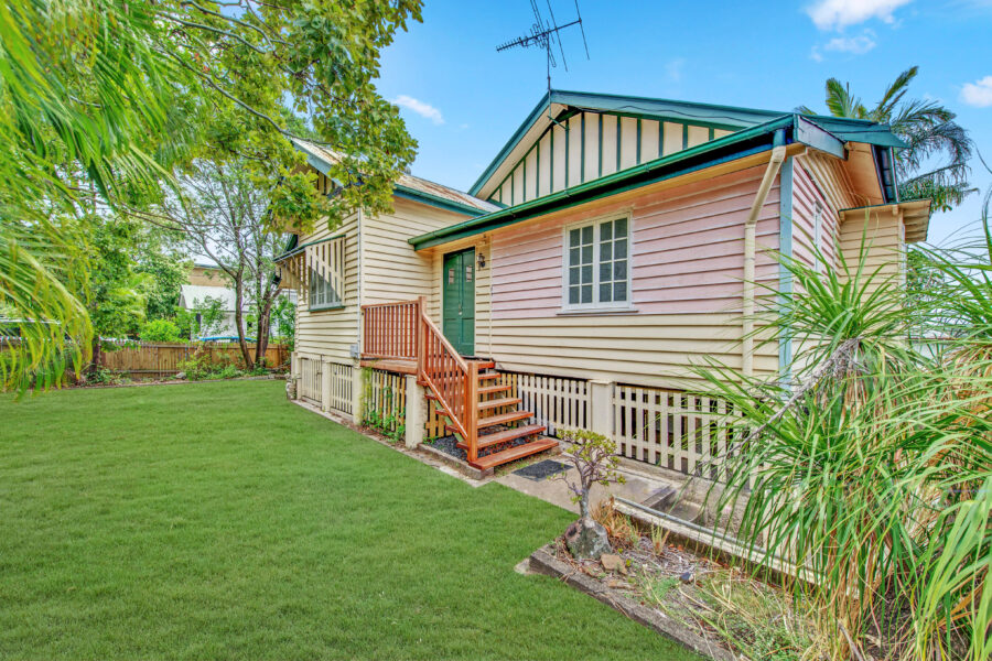 14 Fifth Ave Coorparoo , QLD 4151 Australia
