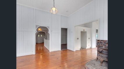 14 Fifth Ave Coorparoo , QLD 4151 Australia