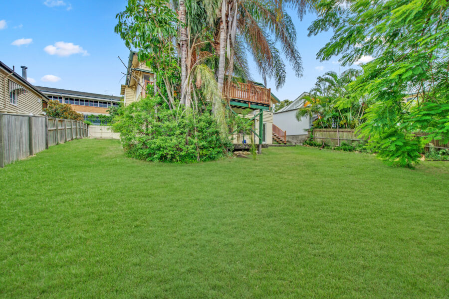 14 Fifth Ave Coorparoo , QLD 4151 Australia