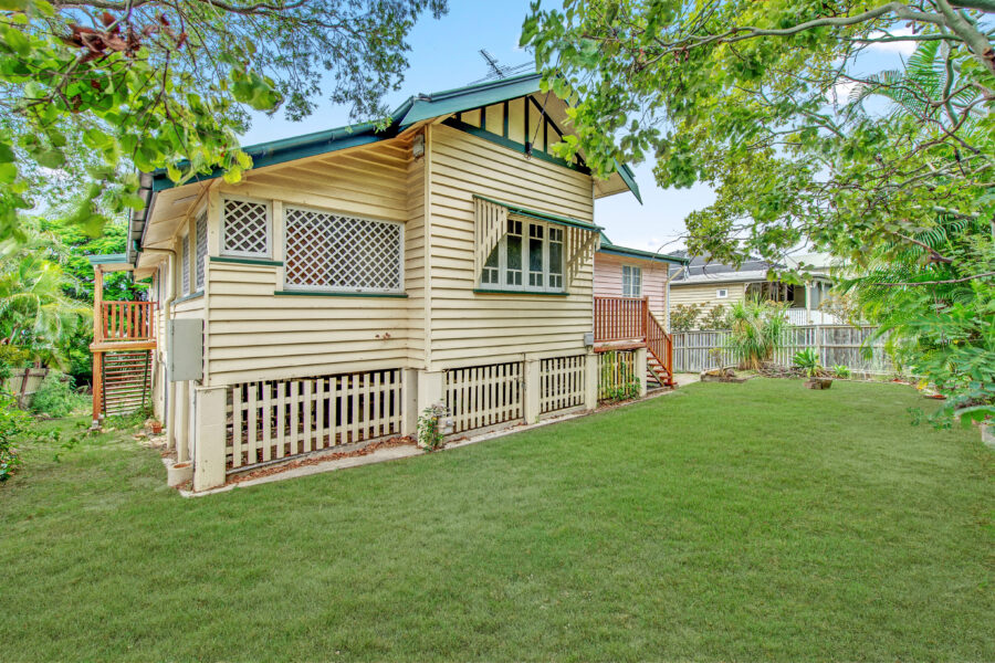 14 Fifth Ave Coorparoo , QLD 4151 Australia