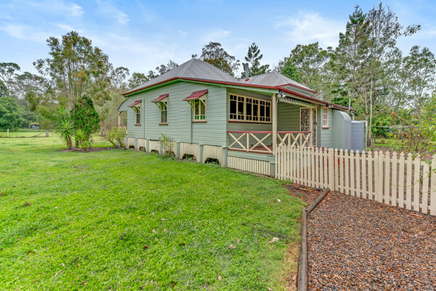 631 Hawkesbury Road ANSTEAD , QLD 4070
