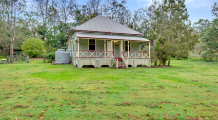 631 Hawkesbury Road ANSTEAD , QLD 4070 