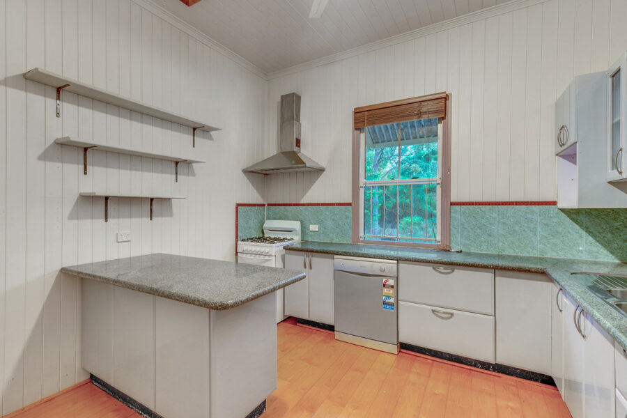 631 Hawkesbury Road ANSTEAD , QLD 4070