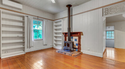 631 Hawkesbury Road ANSTEAD , QLD 4070 