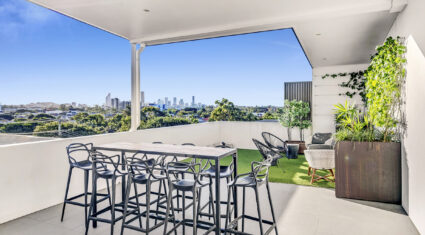 2/53 Gordon Street Greenslopes , QLD 4120 