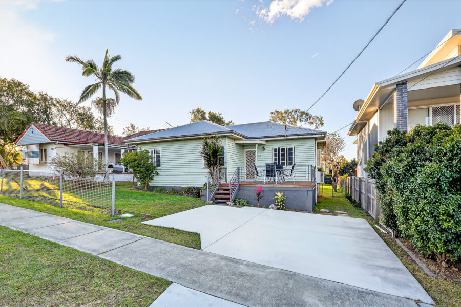 27 Deakin St Everton Park , QLD 4053 Australia