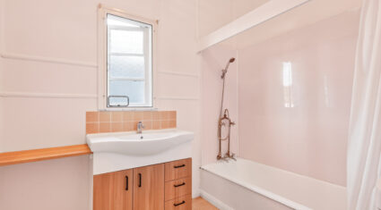 27 Deakin St Everton Park , QLD 4053 Australia