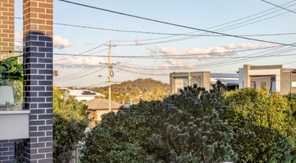 27 Deakin St Everton Park , QLD 4053 Australia