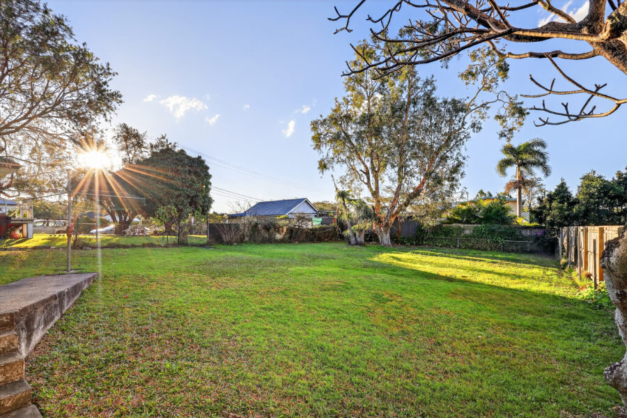 27 Deakin St Everton Park , QLD 4053 Australia