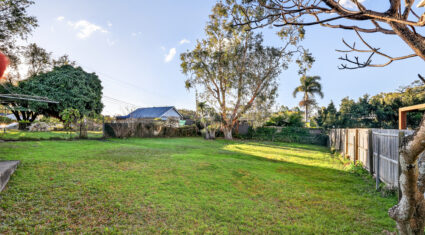 27 Deakin St Everton Park , QLD 4053 Australia