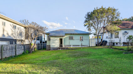 27 Deakin St Everton Park , QLD 4053 Australia