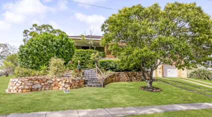 8 Bina St Chapel Hill , QLD 4069 Australia