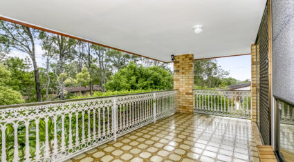 8 Bina St Chapel Hill , QLD 4069 Australia