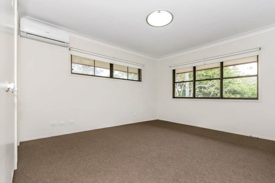 8 Bina St Chapel Hill , QLD 4069 Australia