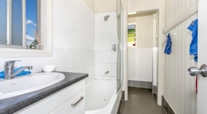 113 Mclennan Street WOOLOOWIN , QLD 4030 