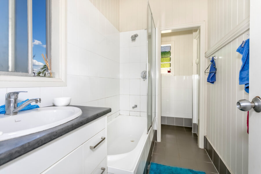 113 Mclennan Street WOOLOOWIN , QLD 4030