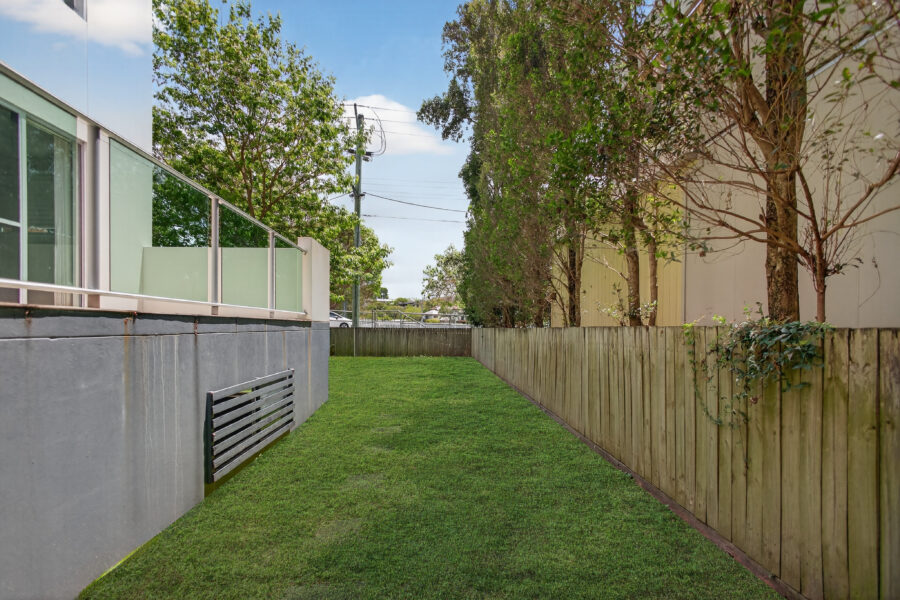 102/28 Dengate Ln St Lucia , QLD 4067 Australia