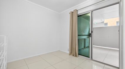 102/28 Dengate Ln St Lucia , QLD 4067 Australia