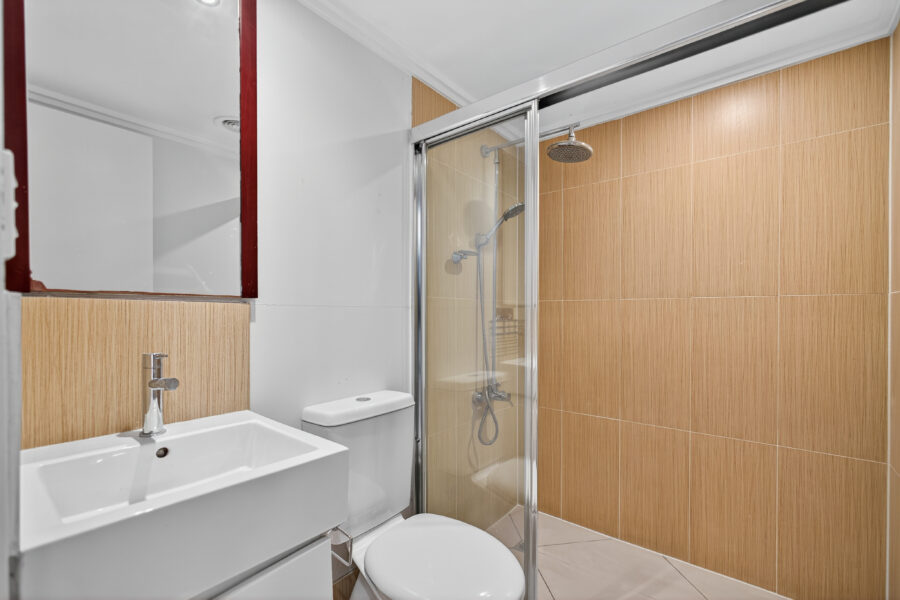 102/28 Dengate Ln St Lucia , QLD 4067 Australia