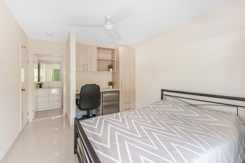 2/12 Depper Street St Lucia , QLD 4067 Australia