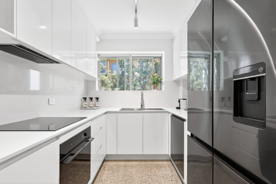 1/15 Weston St Coorparoo , QLD 4151 Australia