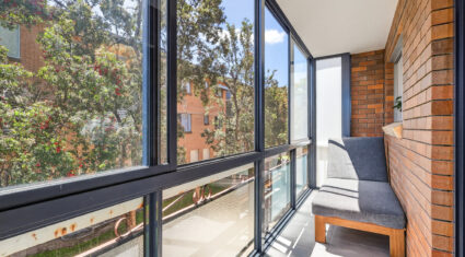 1/15 Weston St Coorparoo , QLD 4151 Australia