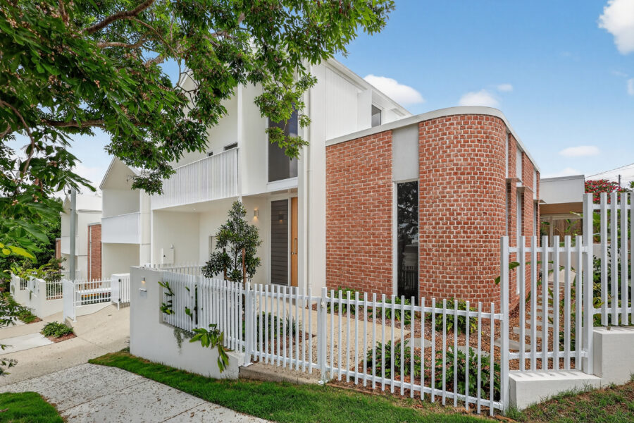 11 Lockyer St Camp Hill , QLD 4152 Australia