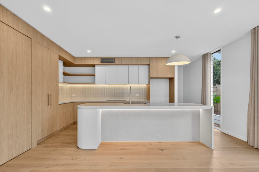 11 Lockyer St Camp Hill , QLD 4152 Australia