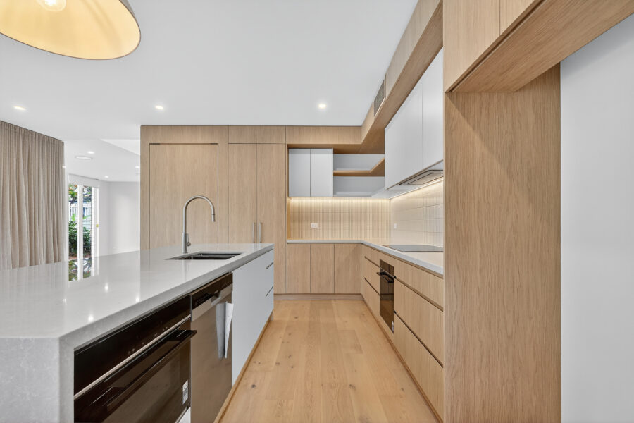 11 Lockyer St Camp Hill , QLD 4152 Australia