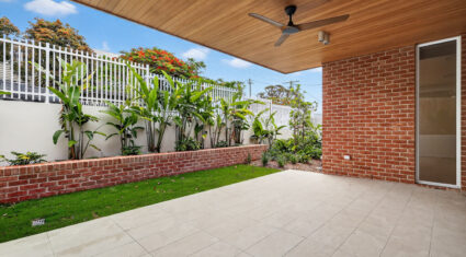 11 Lockyer St Camp Hill , QLD 4152 Australia