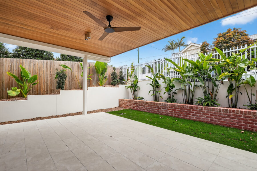 11 Lockyer St Camp Hill , QLD 4152 Australia