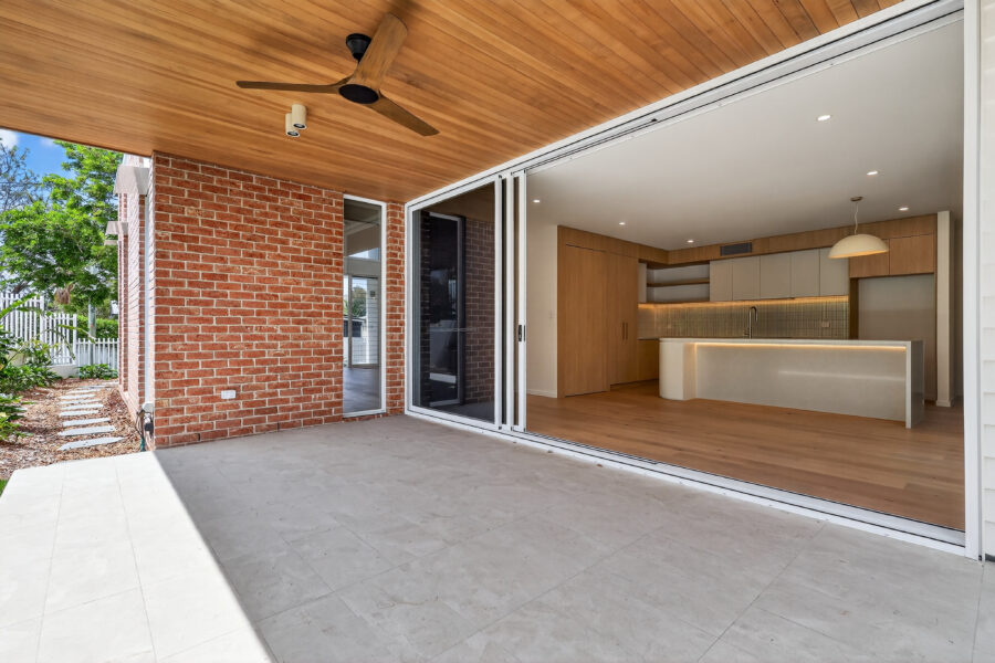 11 Lockyer St Camp Hill , QLD 4152 Australia