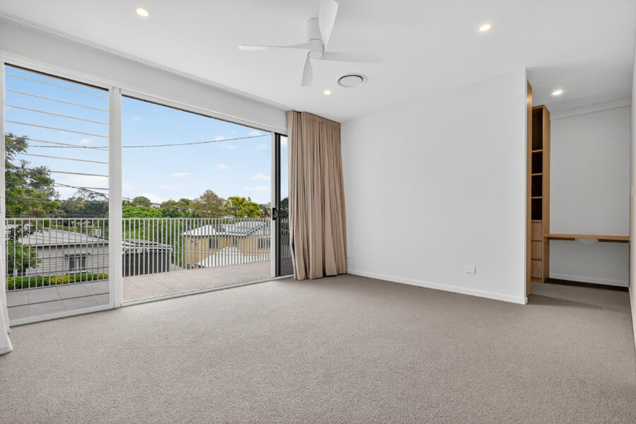 11 Lockyer St Camp Hill , QLD 4152 Australia