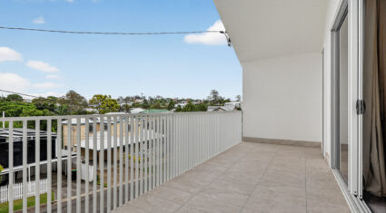 11 Lockyer St Camp Hill , QLD 4152 Australia