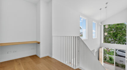 11 Lockyer St Camp Hill , QLD 4152 Australia