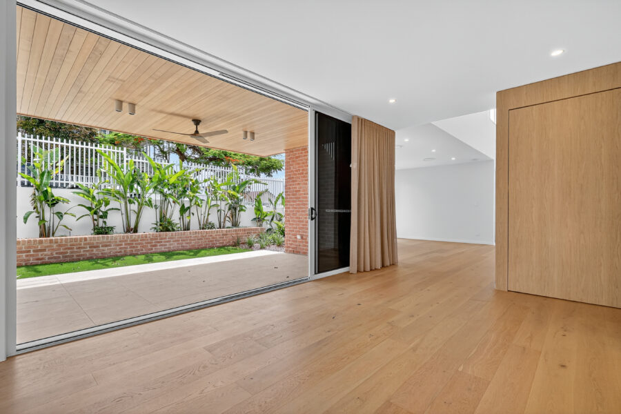 11 Lockyer St Camp Hill , QLD 4152 Australia