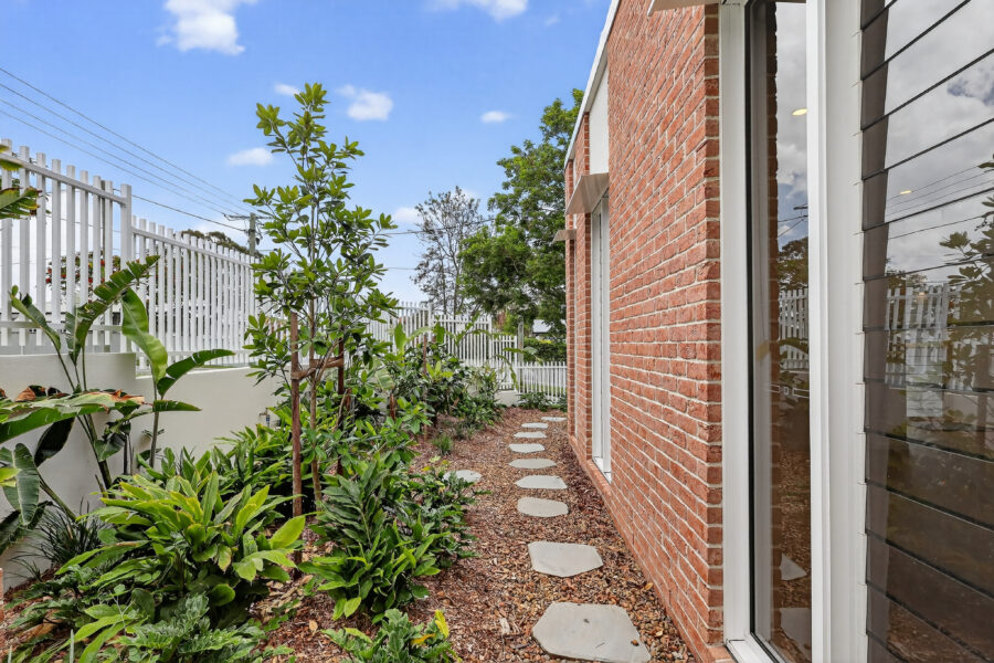 11 Lockyer St Camp Hill , QLD 4152 Australia