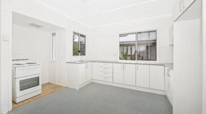 18 Oliphant St Murarrie , QLD 4172 Australia