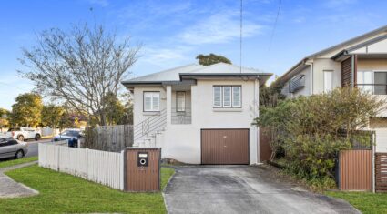 2 View St Kedron , QLD 4031 Australia