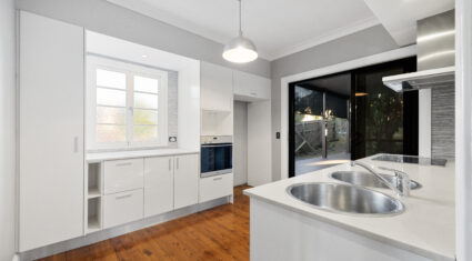 2 View St Kedron , QLD 4031 Australia