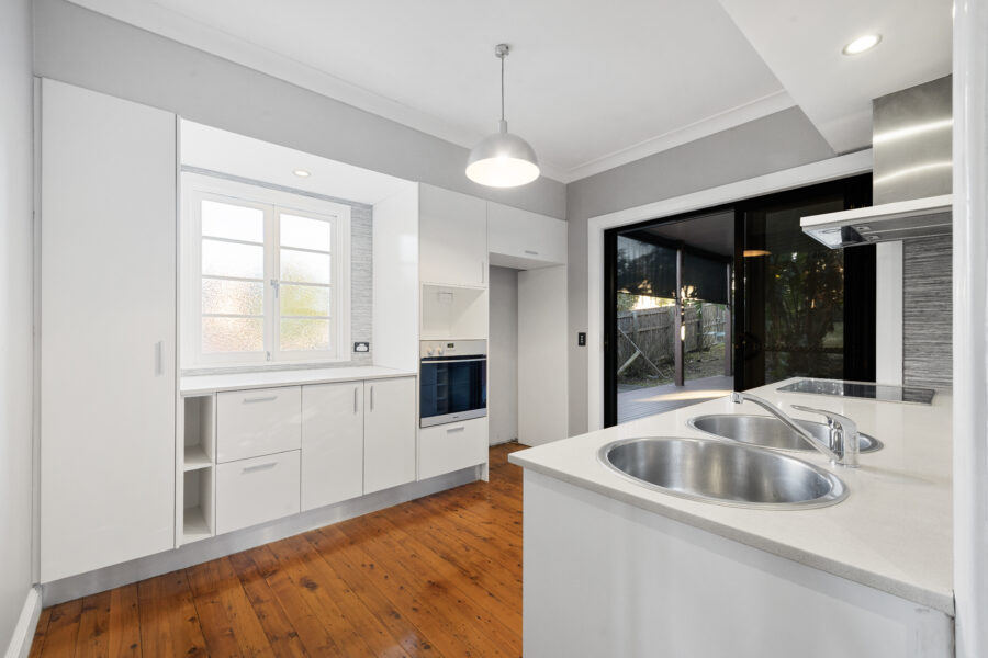 2 View St Kedron , QLD 4031 Australia