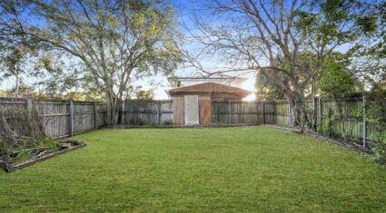 2 View St Kedron , QLD 4031 Australia