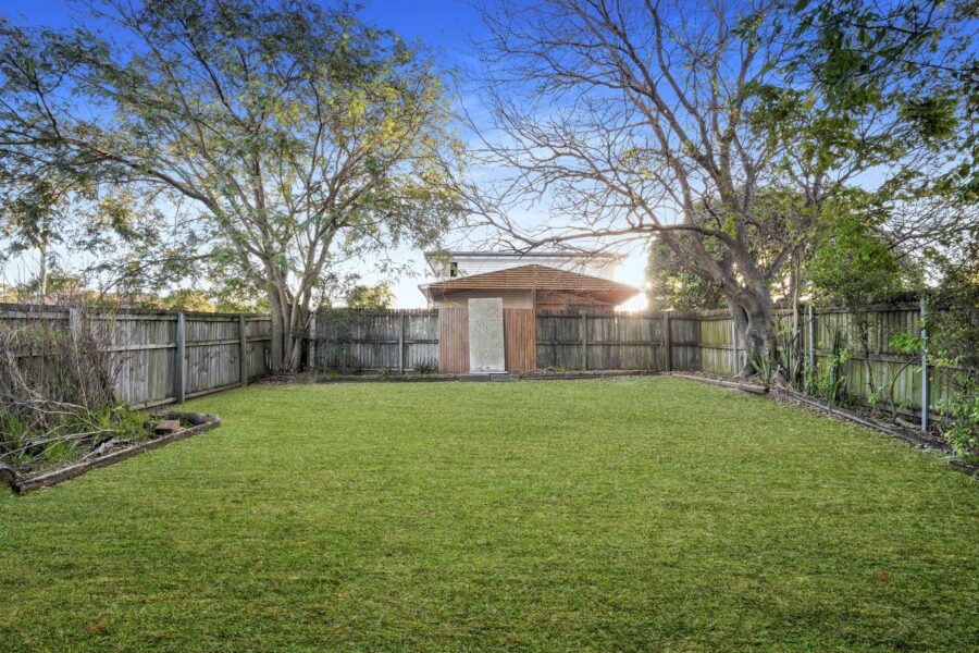2 View St Kedron , QLD 4031 Australia