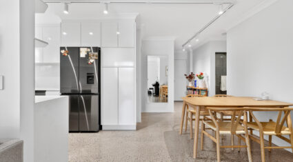 1/15 Weston St Coorparoo , QLD 4151 Australia