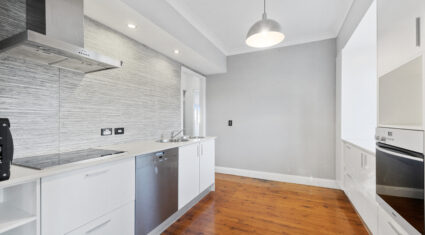 2 View St Kedron , QLD 4031 Australia