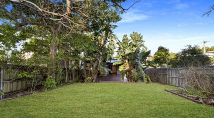 2 View St Kedron , QLD 4031 Australia