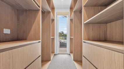 11 Lockyer St Camp Hill , QLD 4152 Australia